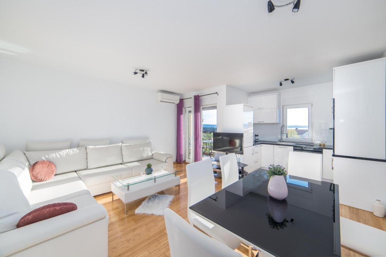 Apartments Crystal Makarska Esterno foto